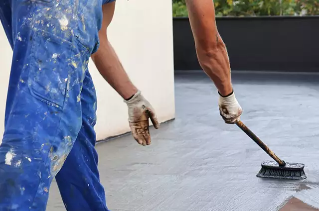 Colocación de lámina EPDM en tejado de nave industrial